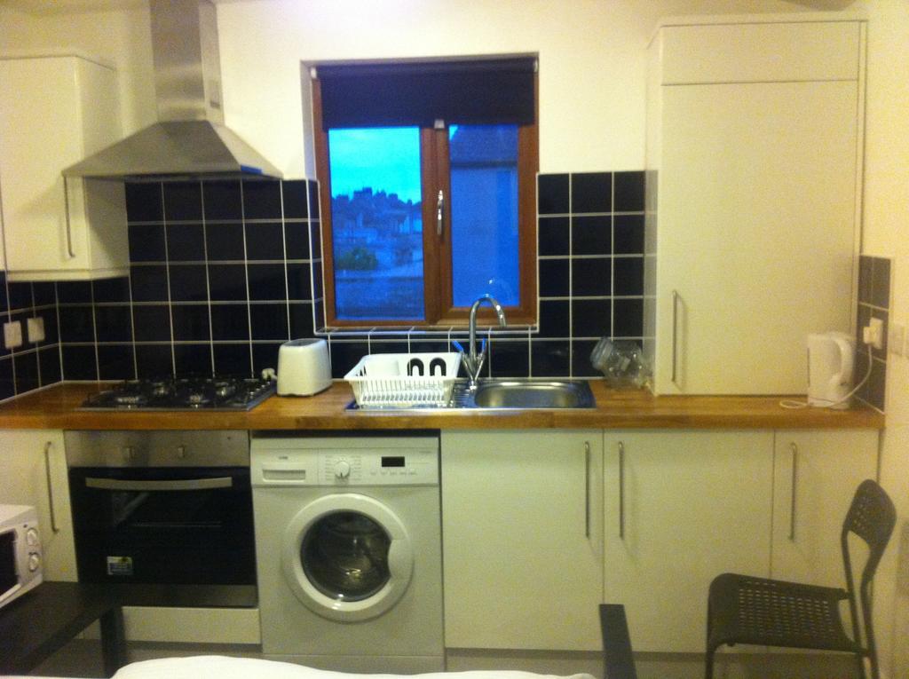 Duke Of Fife Hotel Barking  Room photo